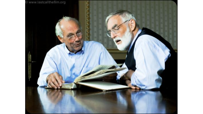 Jorgen Randers e Dennis Meadows sfogliano il loro album di ricordi degli anni d'oro al MIT